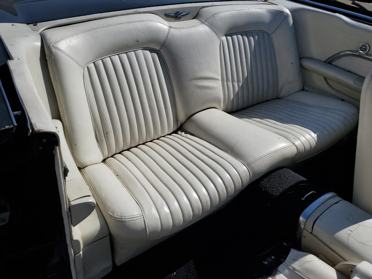 1961 Ford Thunderbir VIN: 1Y73Z104393 Lot: 59980484