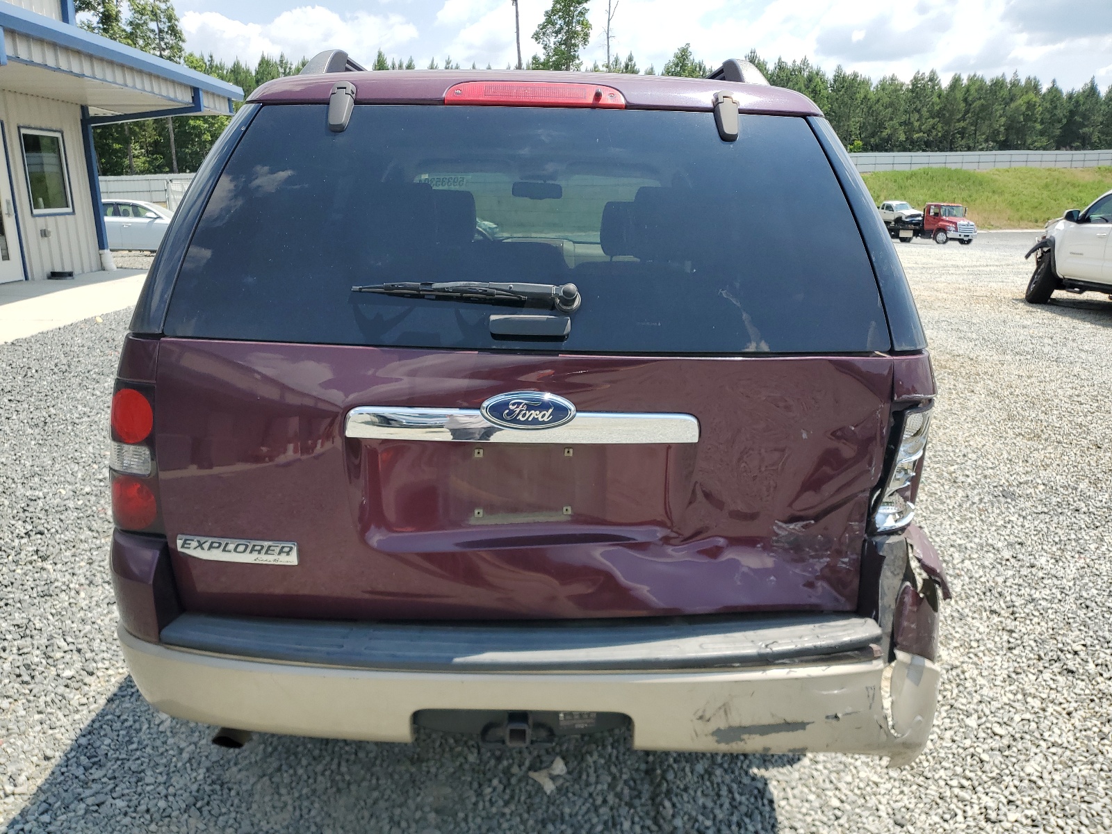 1FMEU74E28UA77834 2008 Ford Explorer Eddie Bauer