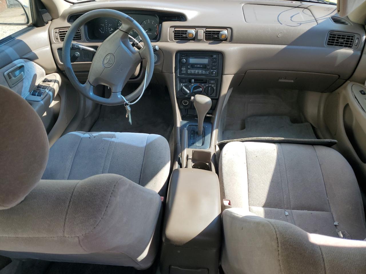 1999 Toyota Camry Ce VIN: 4T1BG22K7XU392133 Lot: 60713314