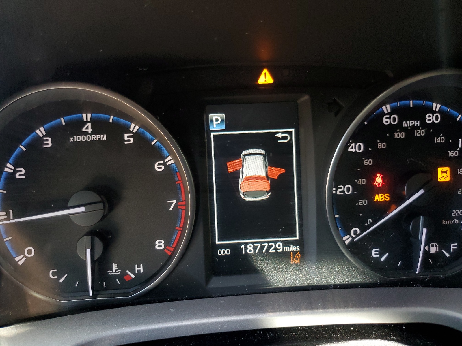 JTMZFREV6HD099944 2017 Toyota Rav4 Le