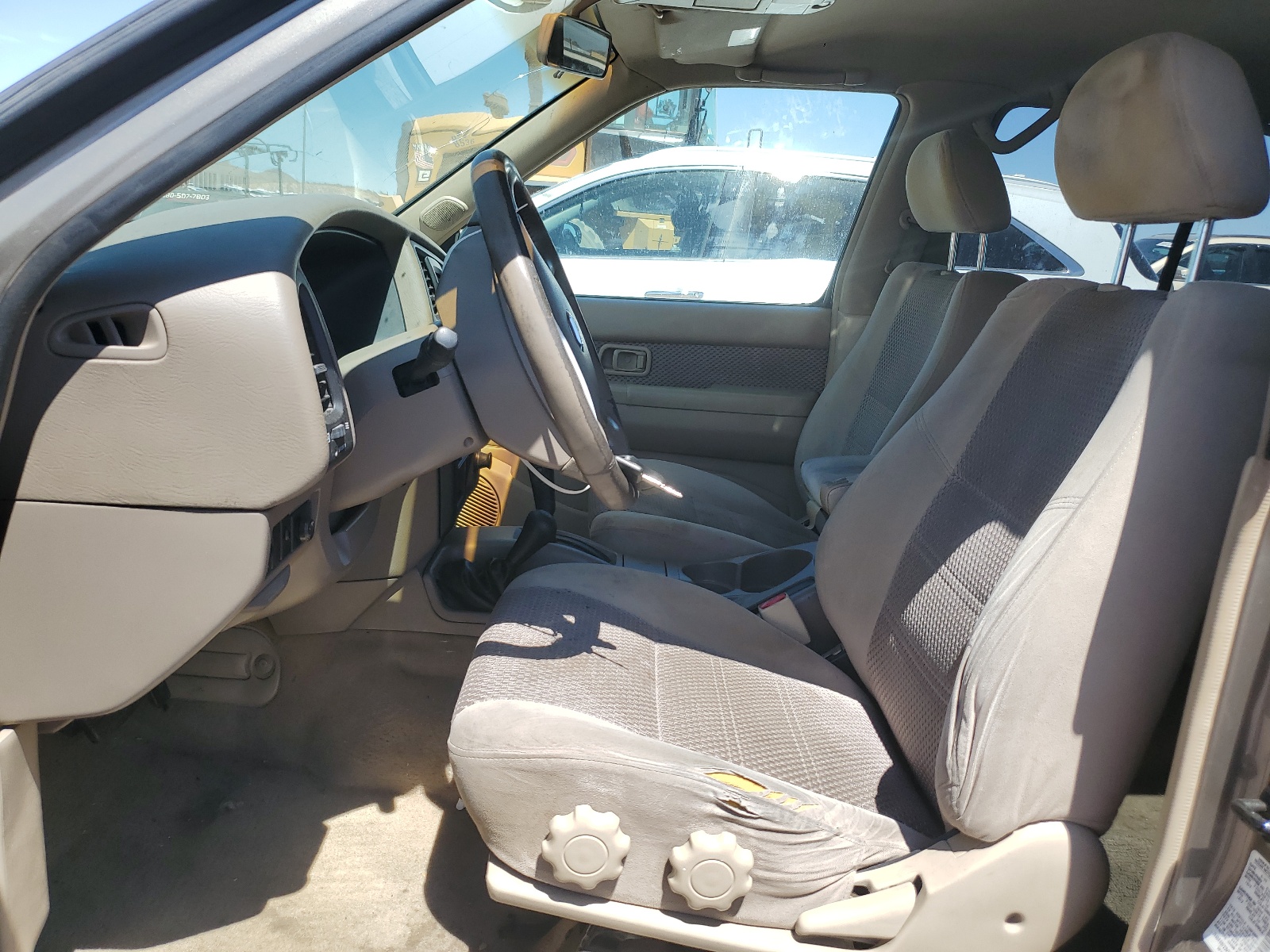 JN8DR09Y22W743912 2002 Nissan Pathfinder Le