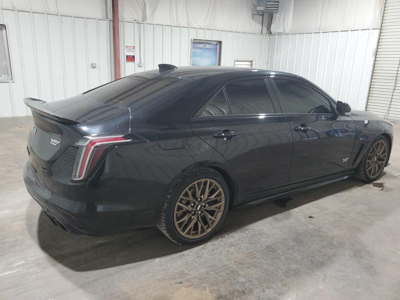 VIN 1G6D75RP6N0411052 2022 CADILLAC CT4-V BLAC no.3