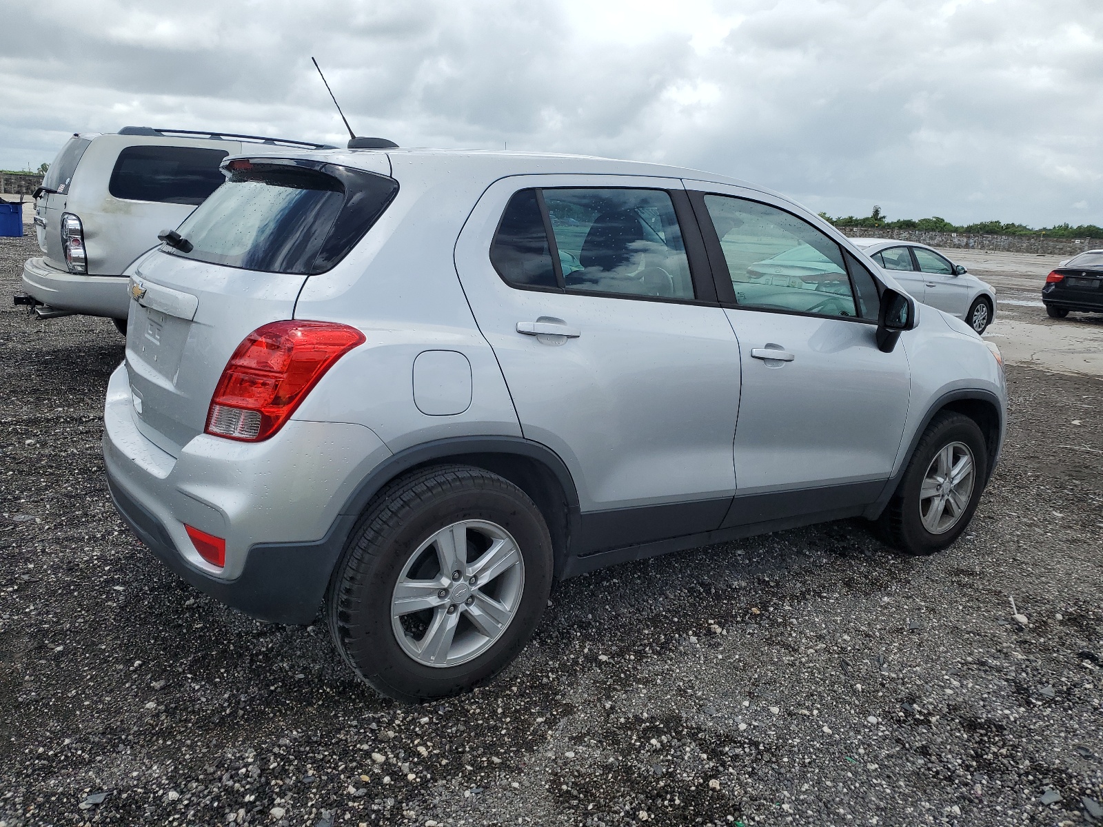 2019 Chevrolet Trax Ls vin: 3GNCJKSB6KL364442