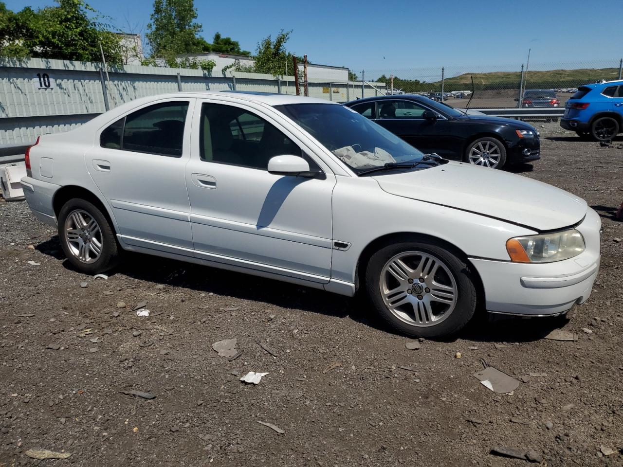 2005 Volvo S60 2.5T VIN: YV1RH592452435353 Lot: 59579394