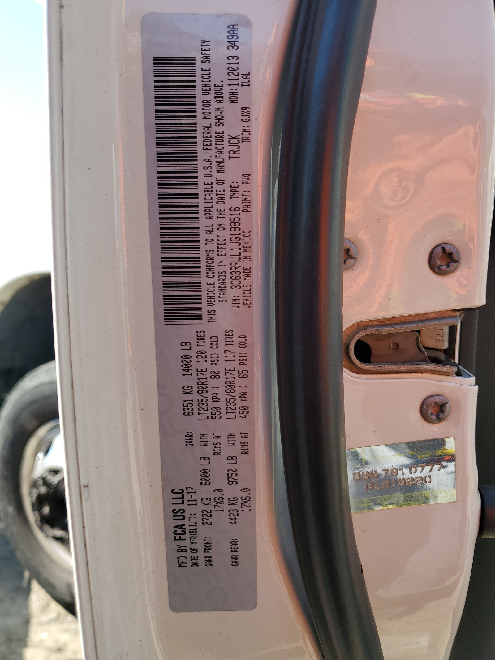 3C63RRJL1JG199516 2018 Ram 3500 Laramie