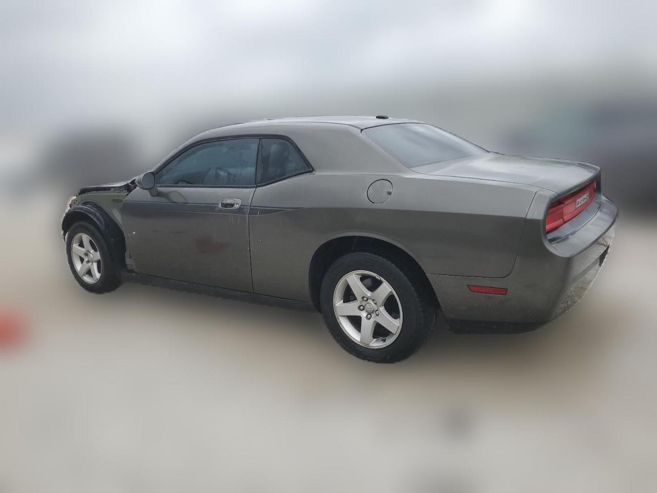 2B3CJ4DV8AH157491 2010 Dodge Challenger Se