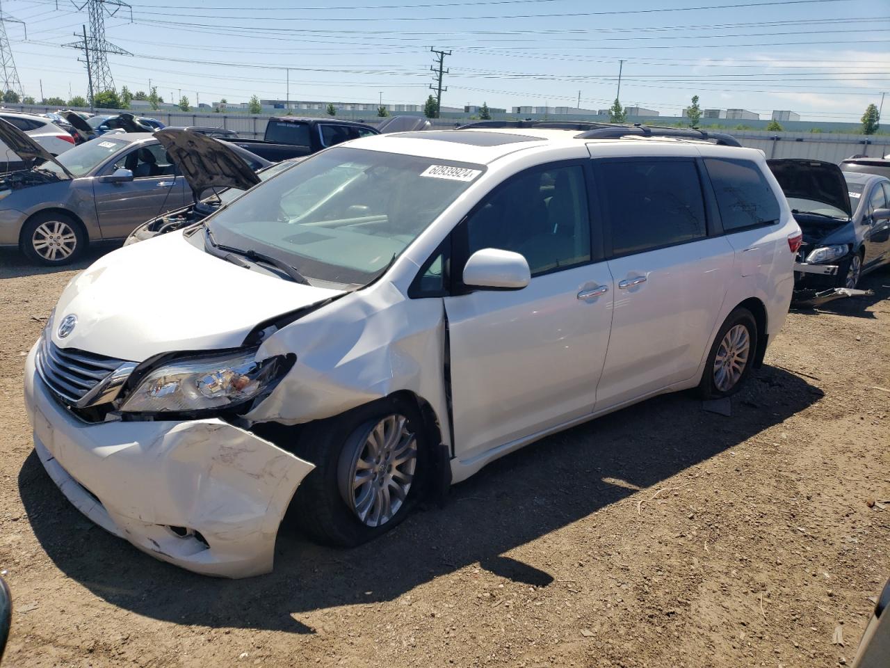 5TDYK3DC2FS669332 2015 TOYOTA SIENNA - Image 1