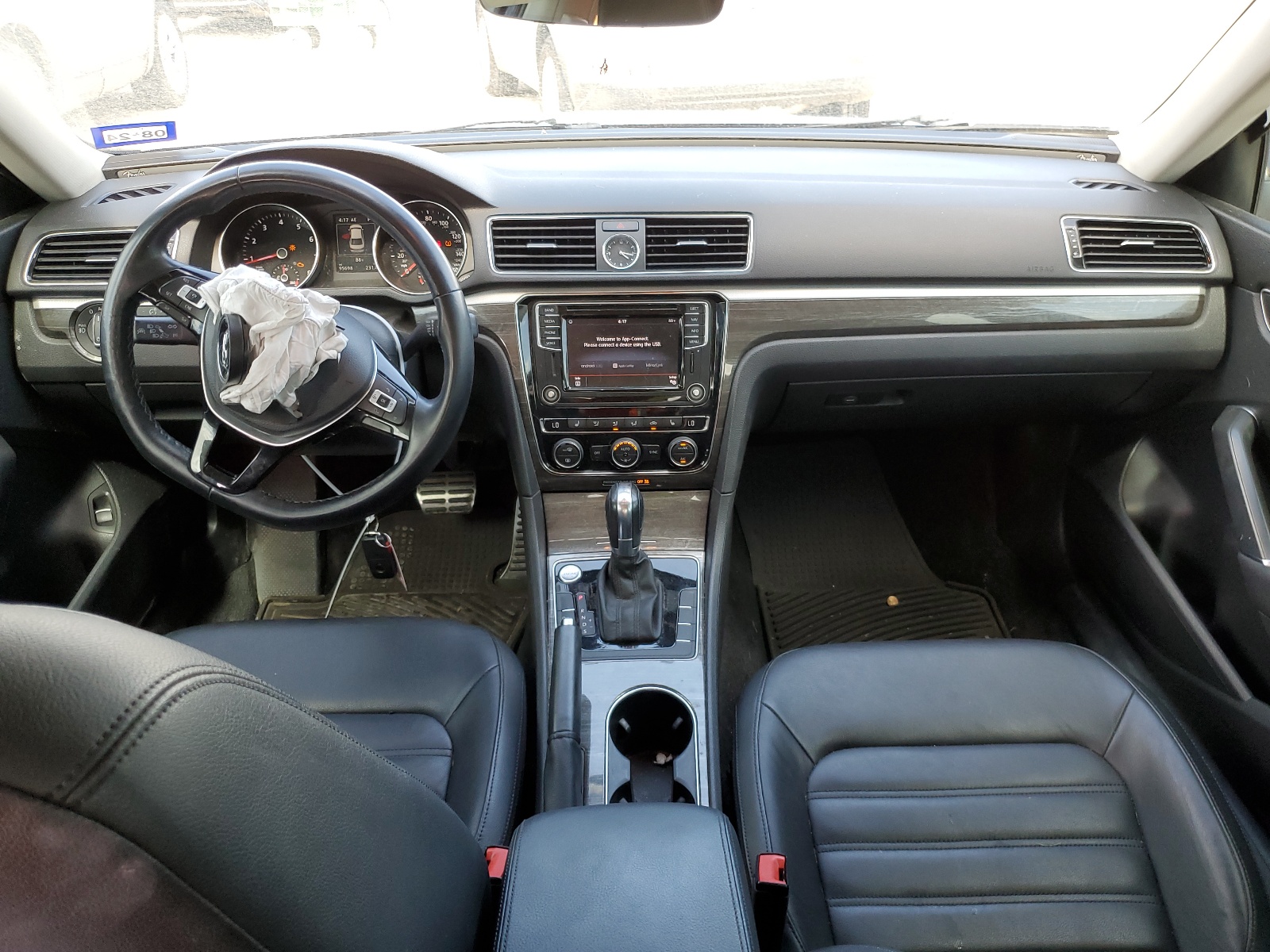 1VWCT7A38HC036385 2017 Volkswagen Passat Sel Premium