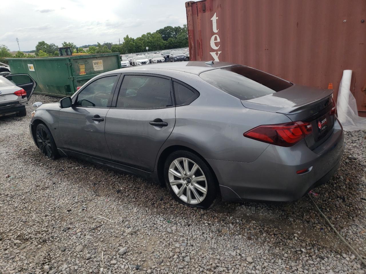 2018 Infiniti Q70 - Image 2