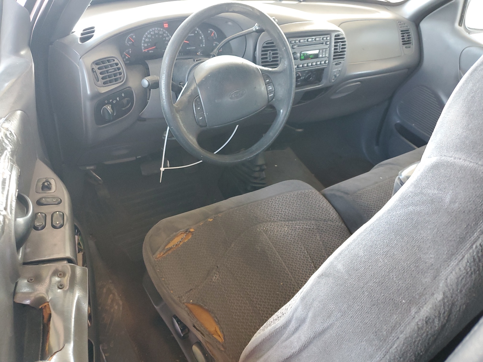 1FTRX18L8YNA88477 2000 Ford F150