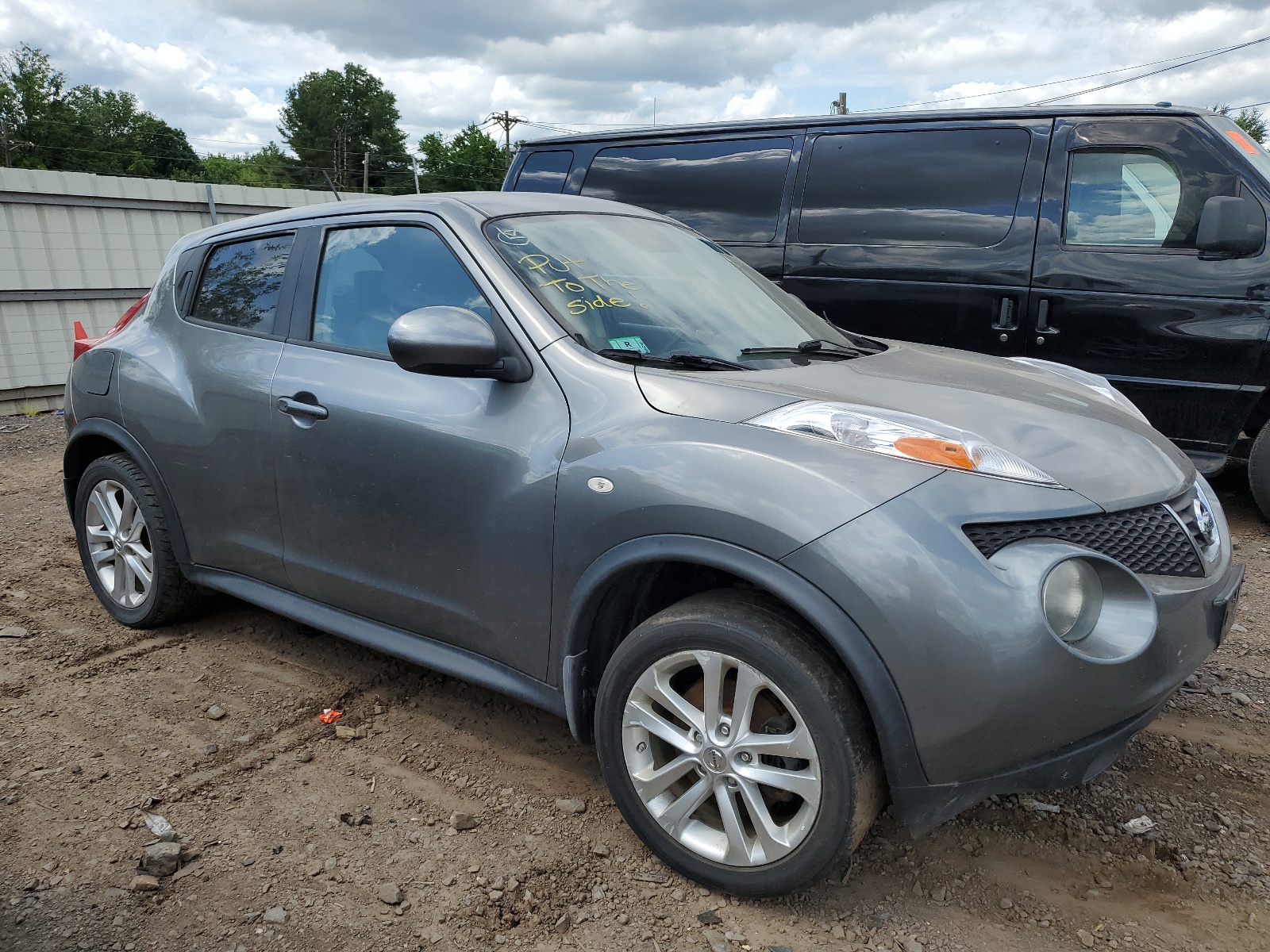 2012 Nissan Juke S vin: JN8AF5MV2CT114319