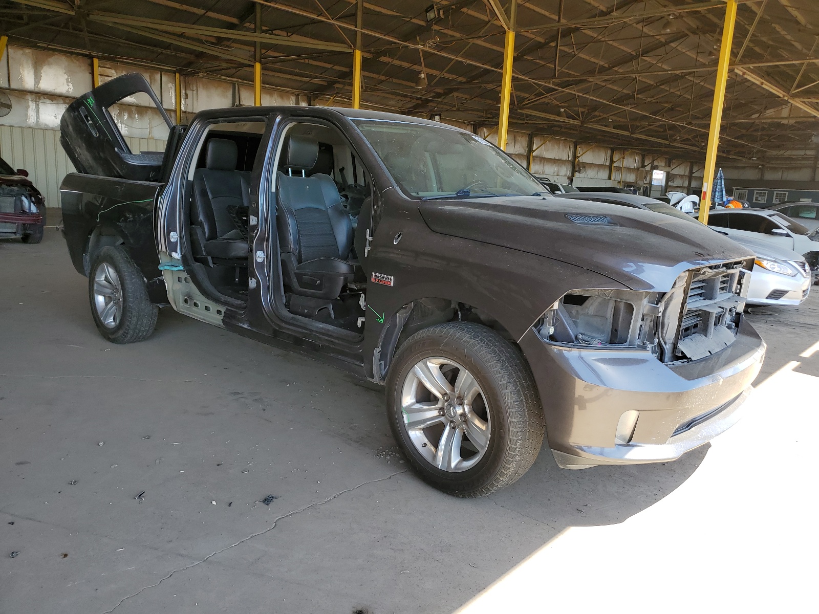 1C6RR7MT1FS719868 2015 Ram 1500 Sport