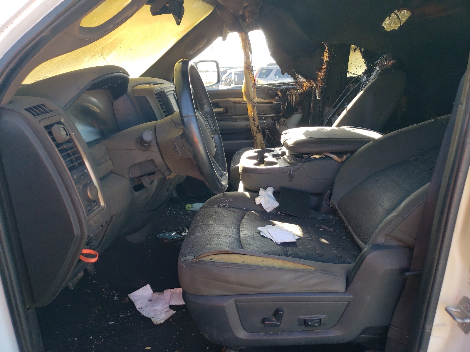 1C6RR7GT0FS693873 2015 Ram 1500 Slt