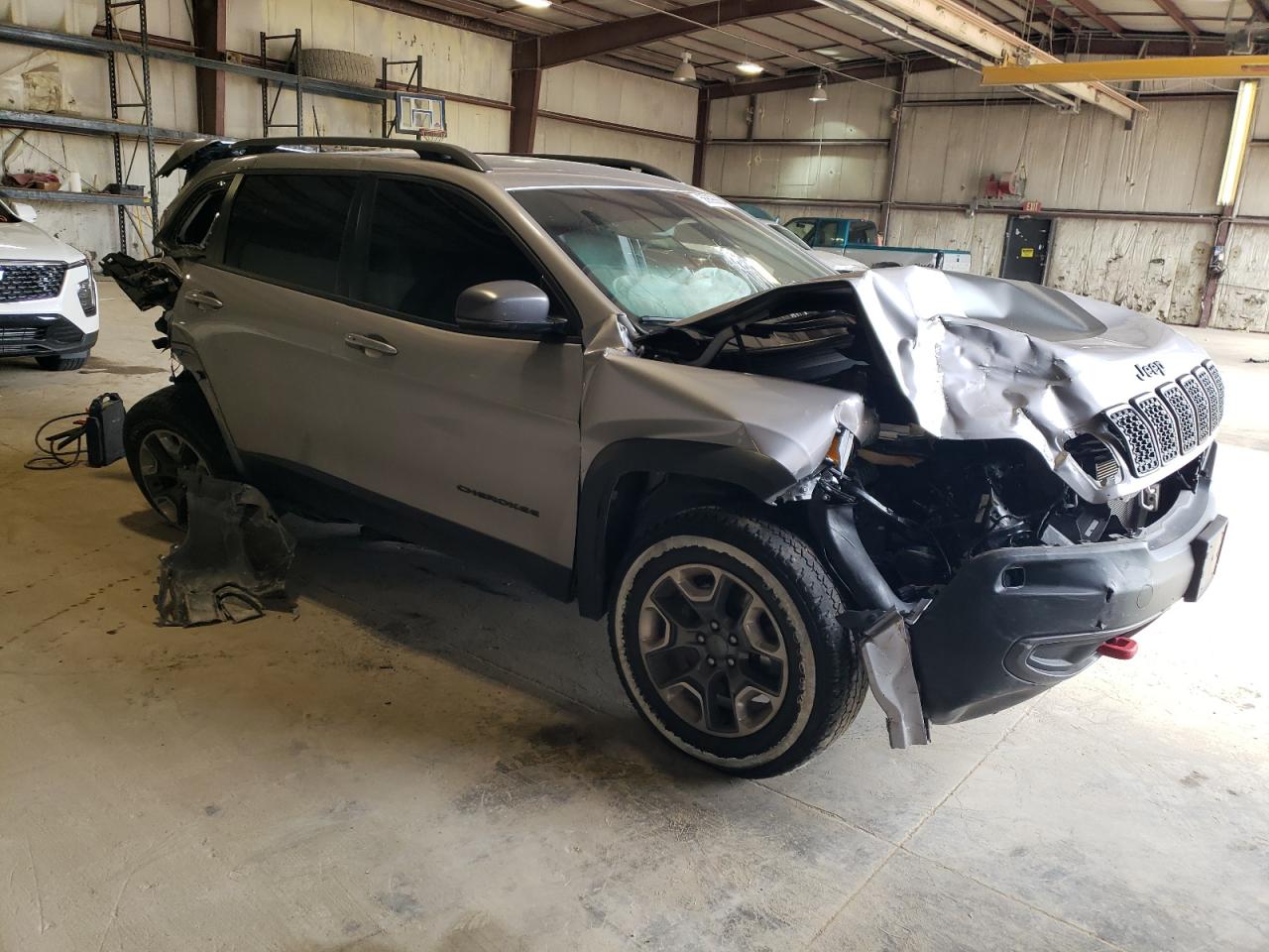 2019 Jeep Cherokee - Image 4