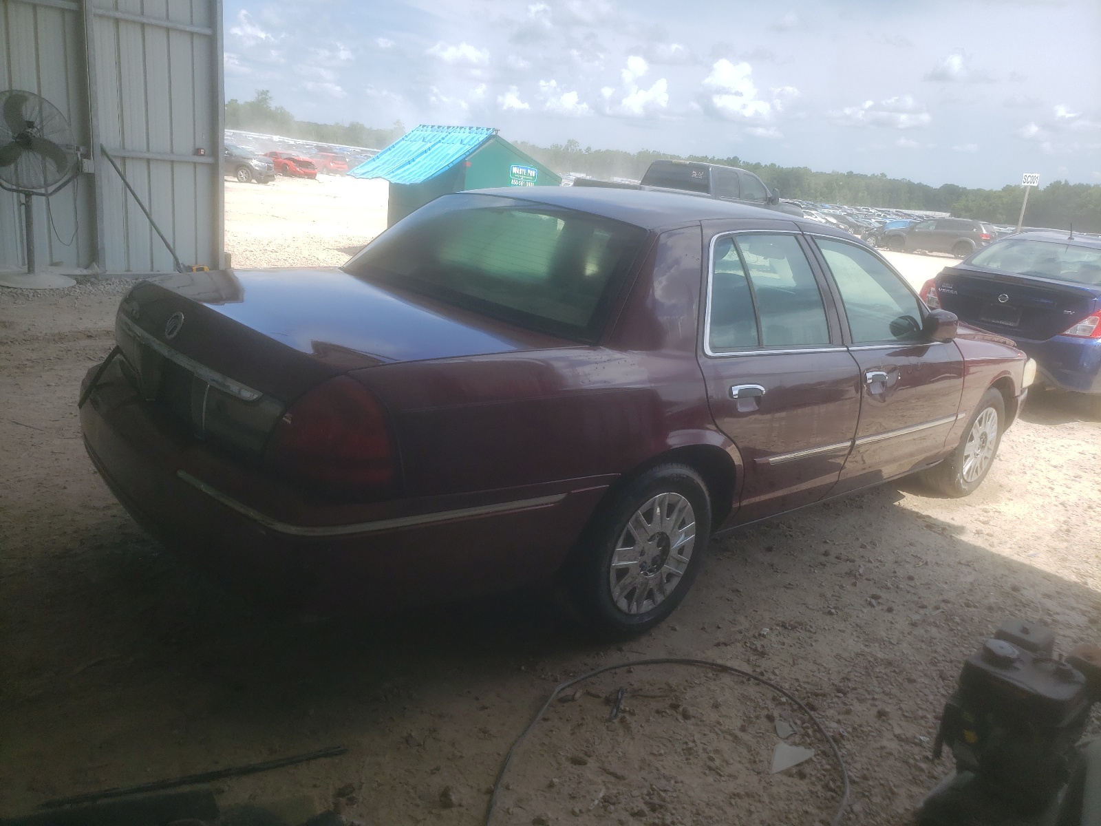 2MEFM74V27X609193 2007 Mercury Grand Marquis Gs