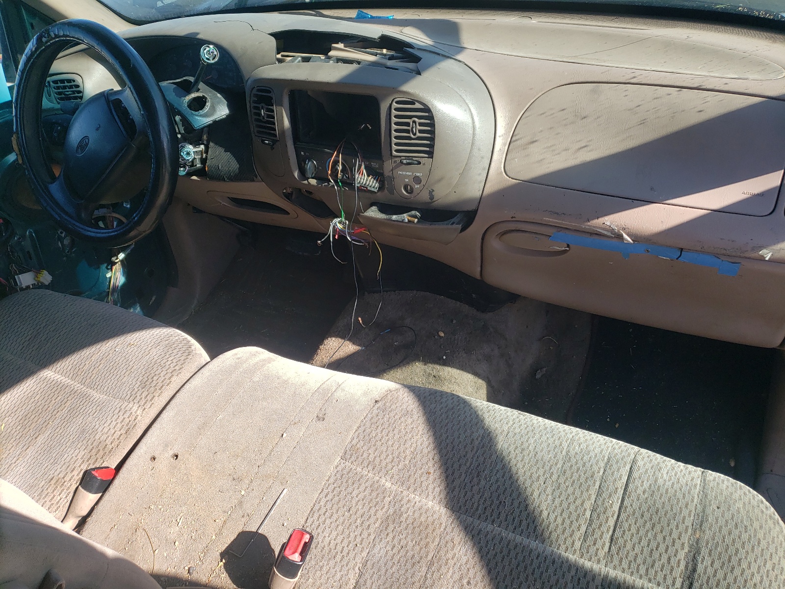 1FTDX1767WKA02418 1998 Ford F150