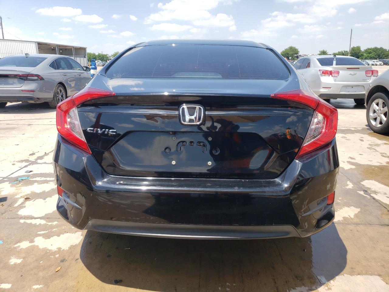 19XFC2F58JE020151 2018 Honda Civic Lx