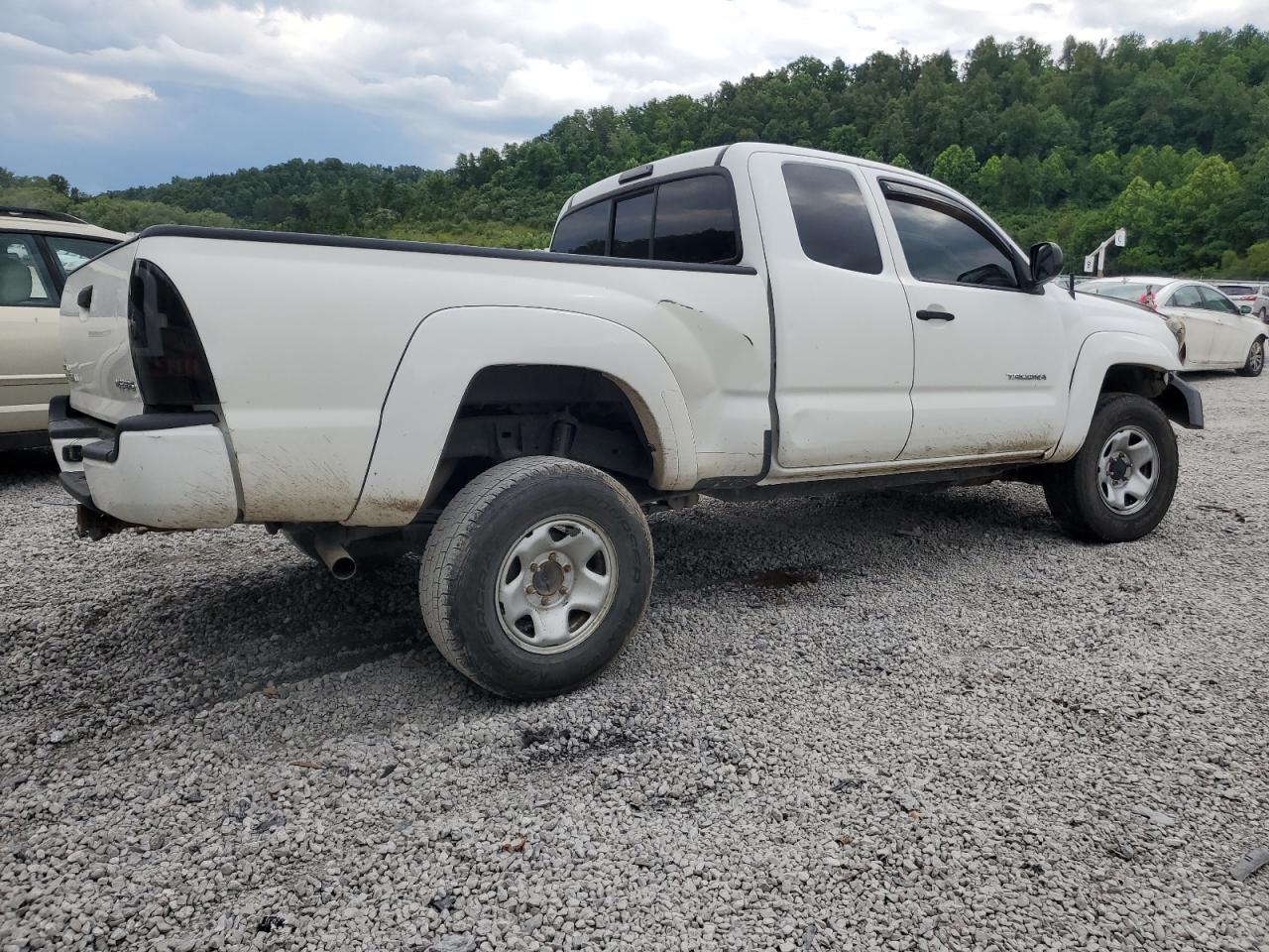 2010 Toyota Tacoma - Image 3