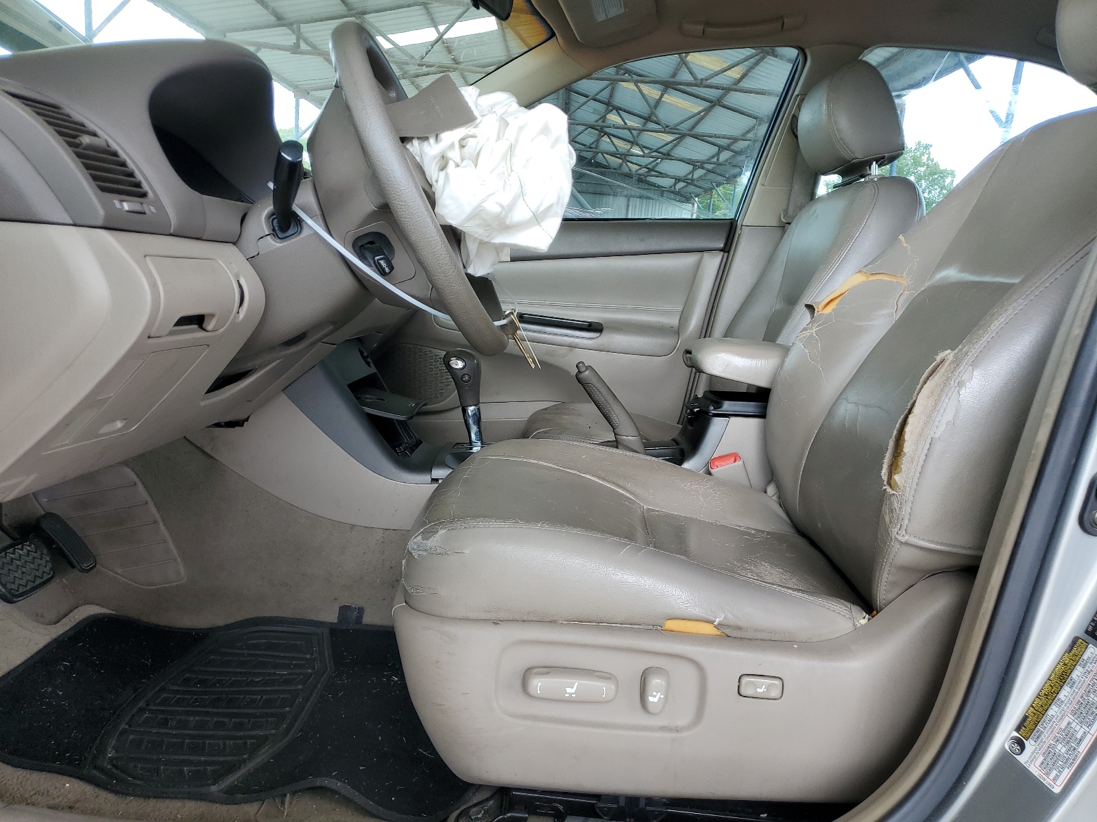 4T1BE32K95U517738 2005 Toyota Camry Le