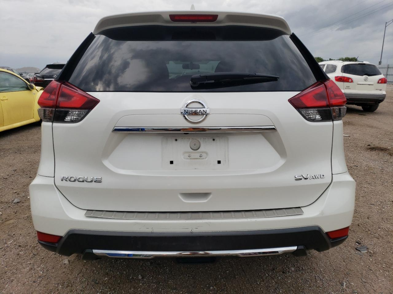 KNMAT2MV4JP563218 2018 Nissan Rogue S