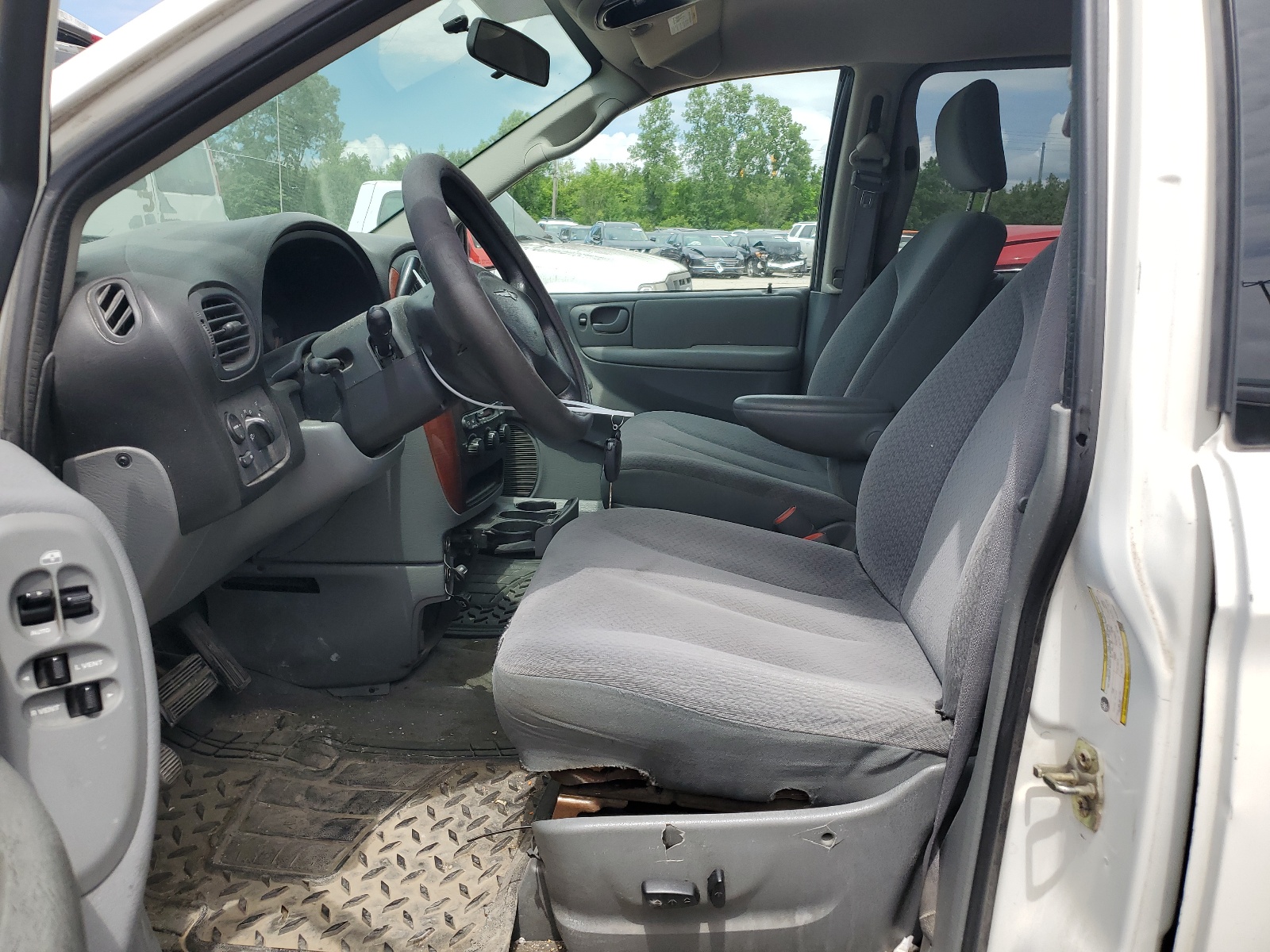 2C4GP44R55R590803 2005 Chrysler Town & Country Lx