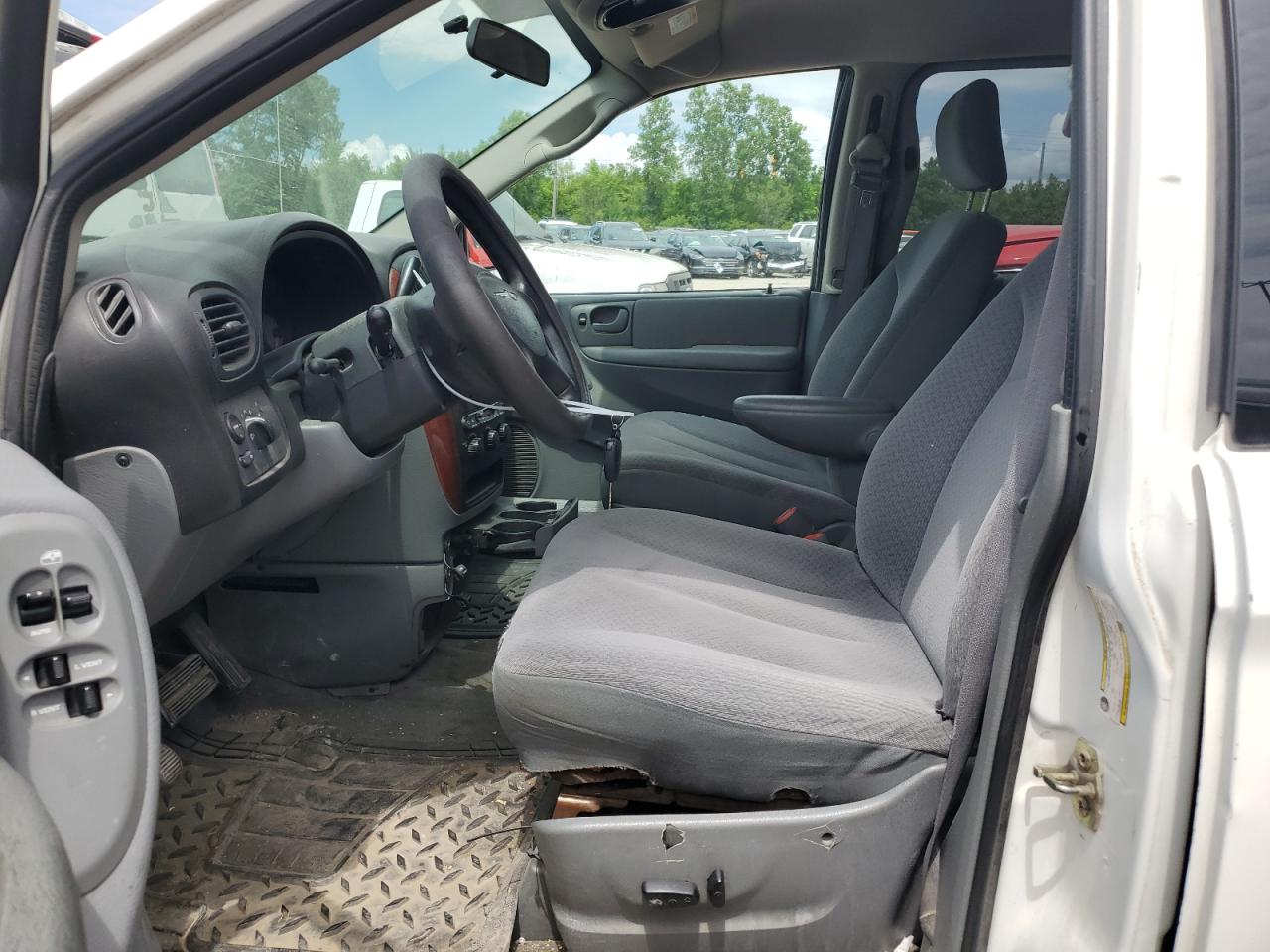 2005 Chrysler Town & Country Lx VIN: 2C4GP44R55R590803 Lot: 57861064