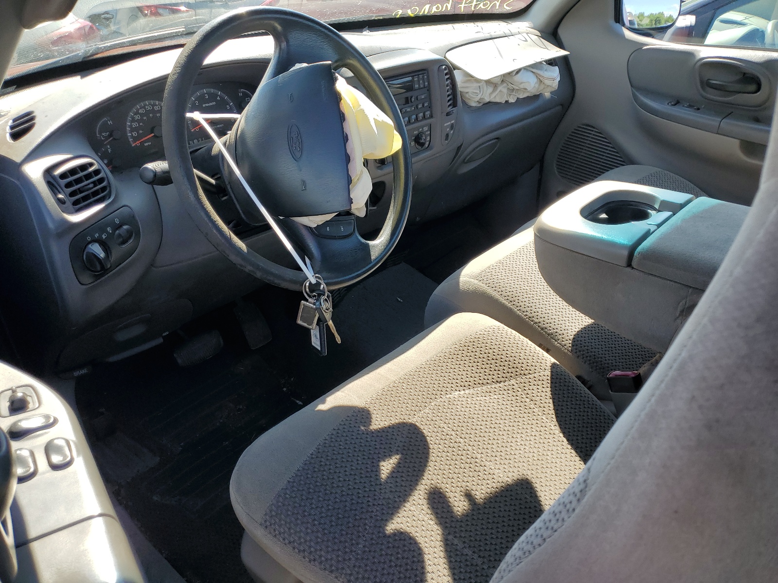 1FTRF18W1YNB63727 2000 Ford F150