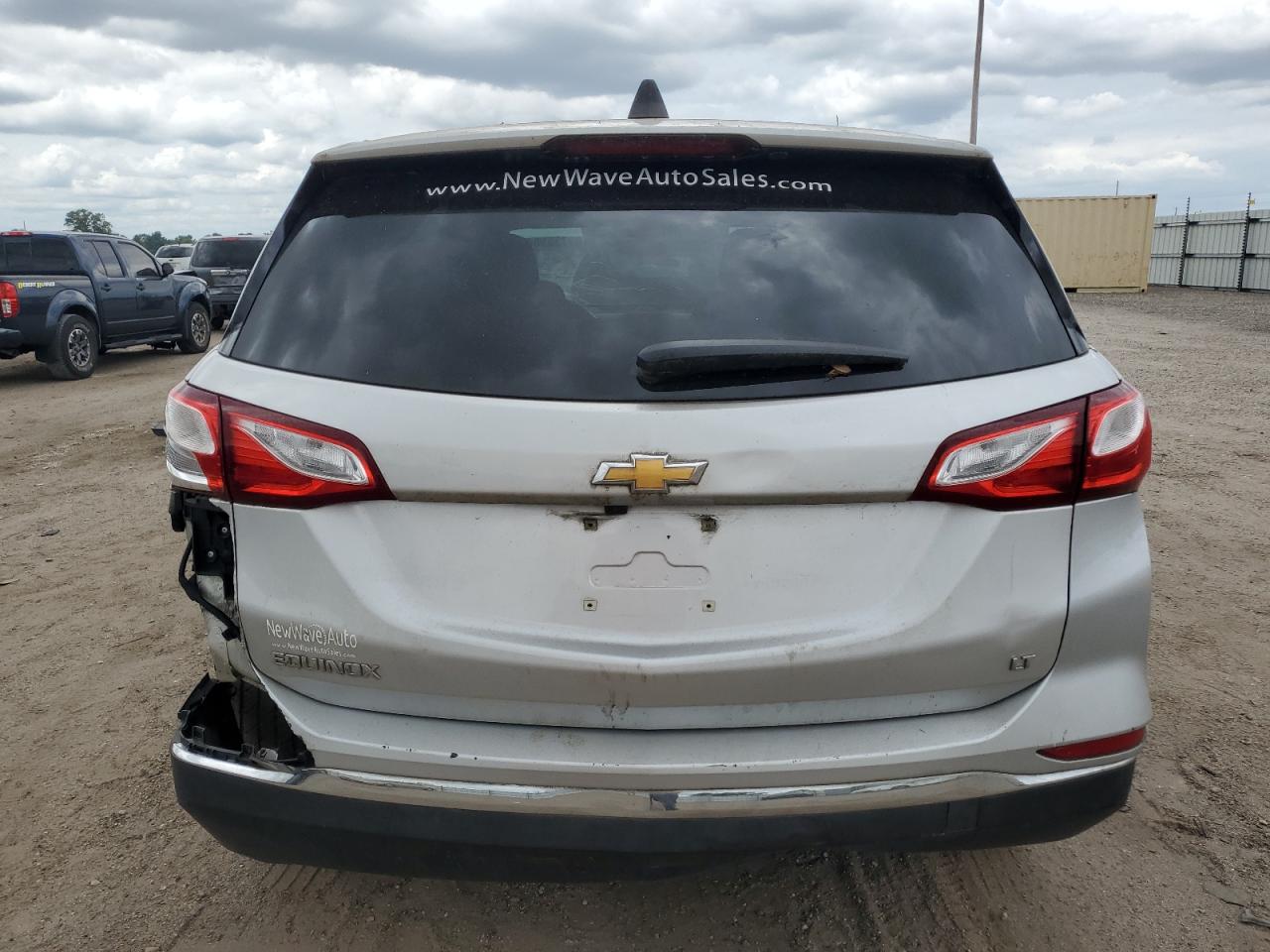 3GNAXJEV1JS572075 2018 Chevrolet Equinox Lt