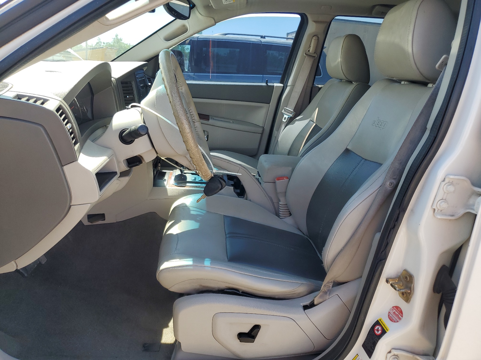 1J8HR582X5C617643 2005 Jeep Grand Cherokee Limited