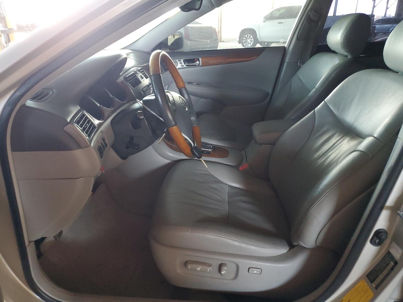 2005 Lexus Es 330 VIN: JTHBA30G355063526 Lot: 60746194