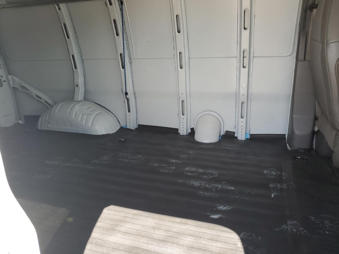 2020 Chevrolet Express G2500 VIN: 1GCWGAFG0L1274751 Lot: 60604344