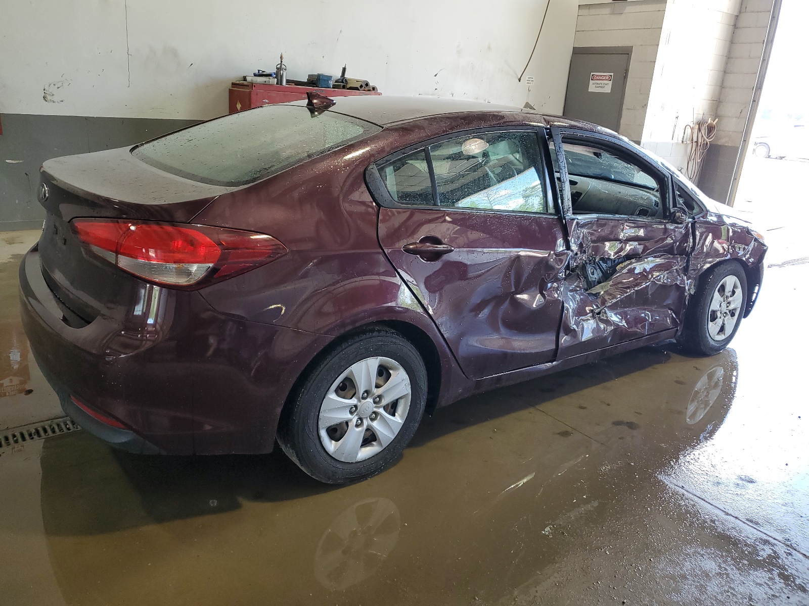 3KPFK4A74HE159128 2017 Kia Forte Lx