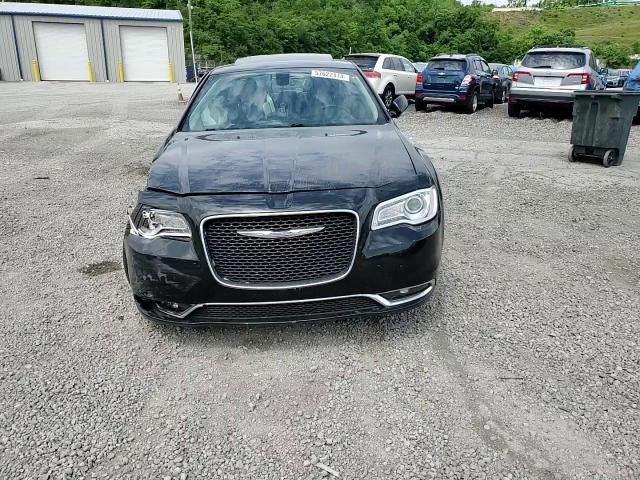 2018 Chrysler 300 Touring VIN: 2C3CCARG6JH137875 Lot: 57622174