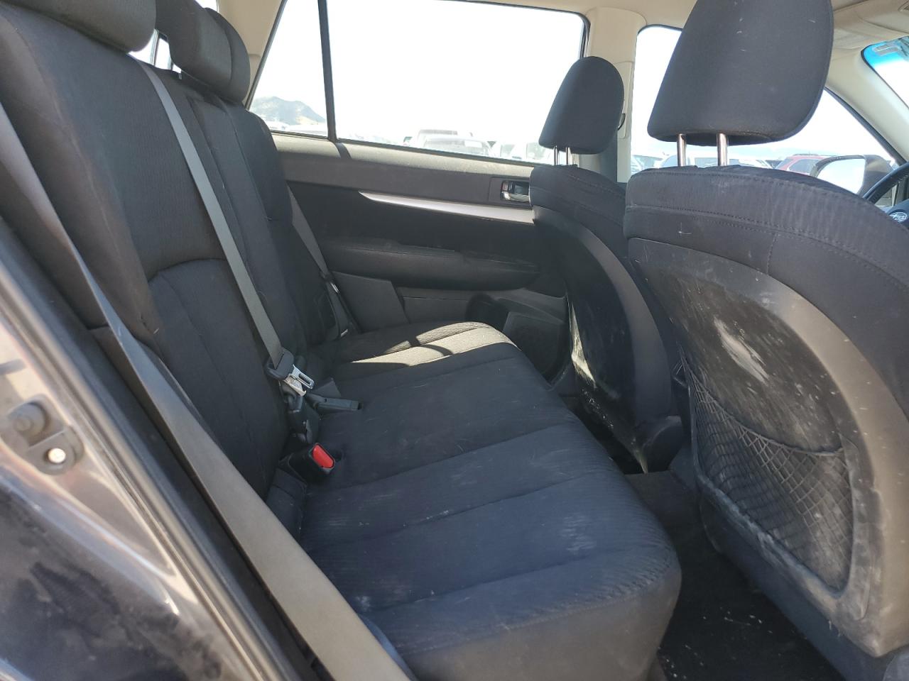 2011 Subaru Outback - Image 11