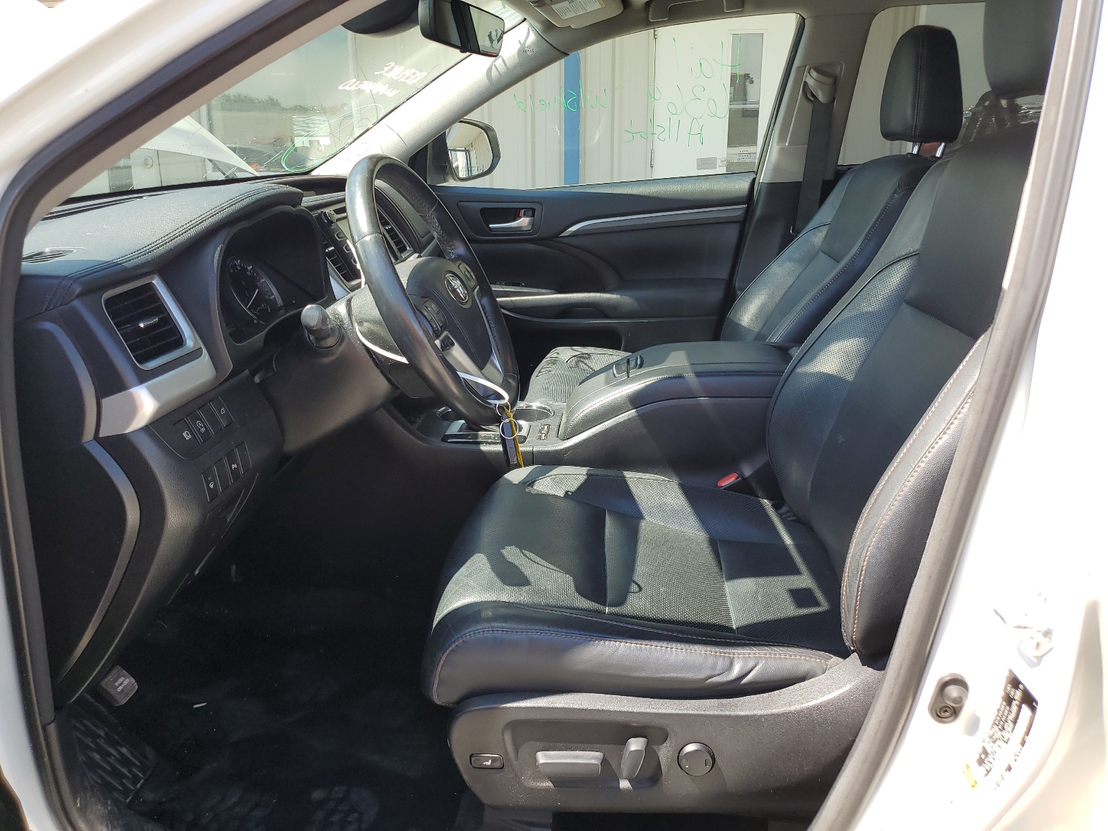 5TDDZRFH8HS420784 2017 Toyota Highlander Limited