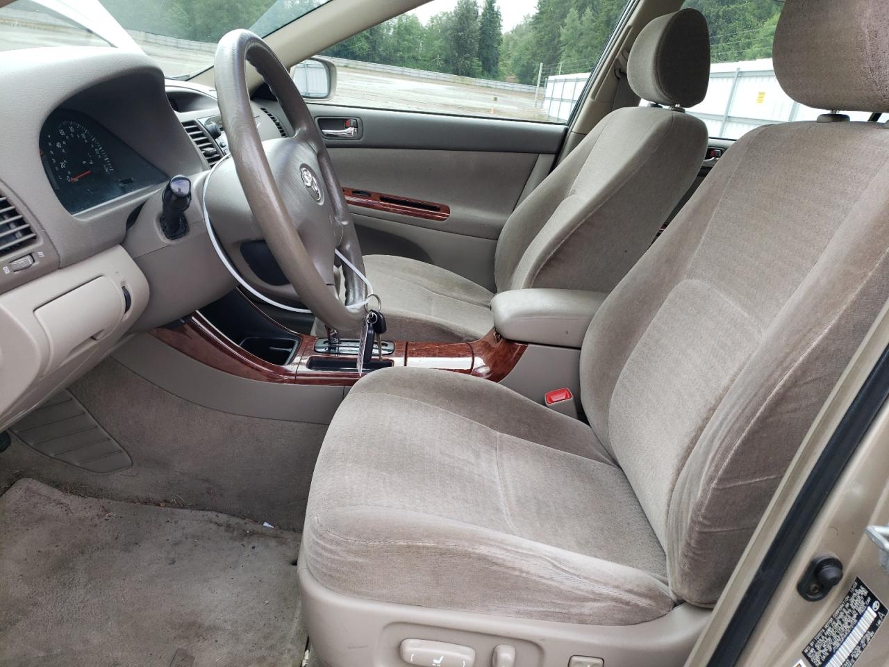 2004 Toyota Camry Le VIN: JTDBE32K640273105 Lot: 59152004