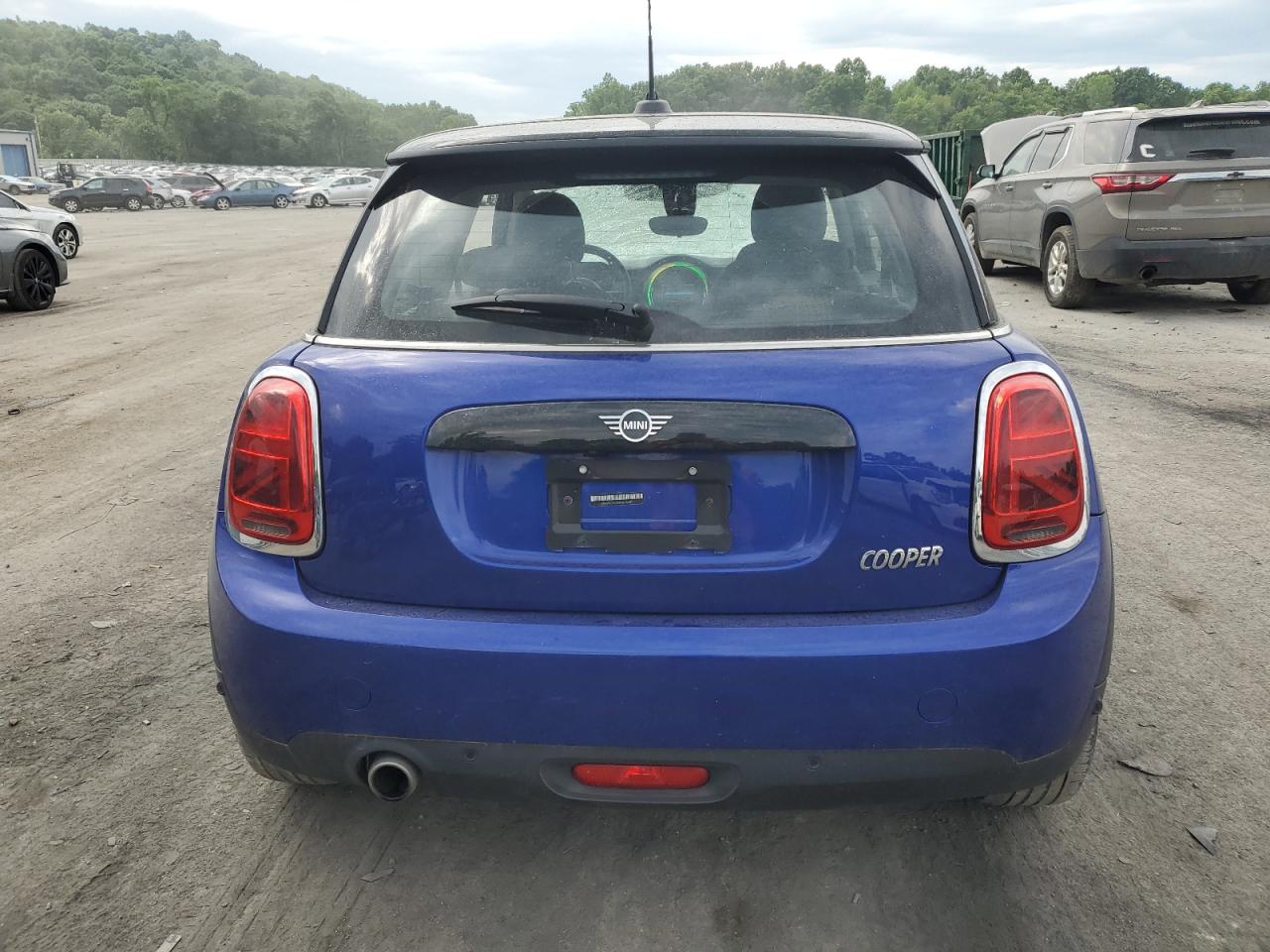 2021 Mini Cooper VIN: WMWXR3C08M2N56811 Lot: 59029444