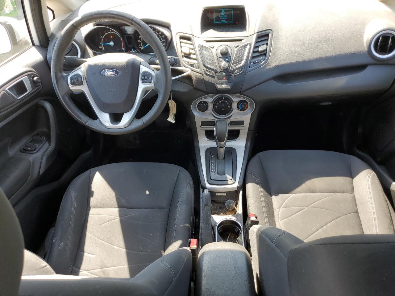 3FADP4BJ2FM114460 2015 Ford Fiesta Se