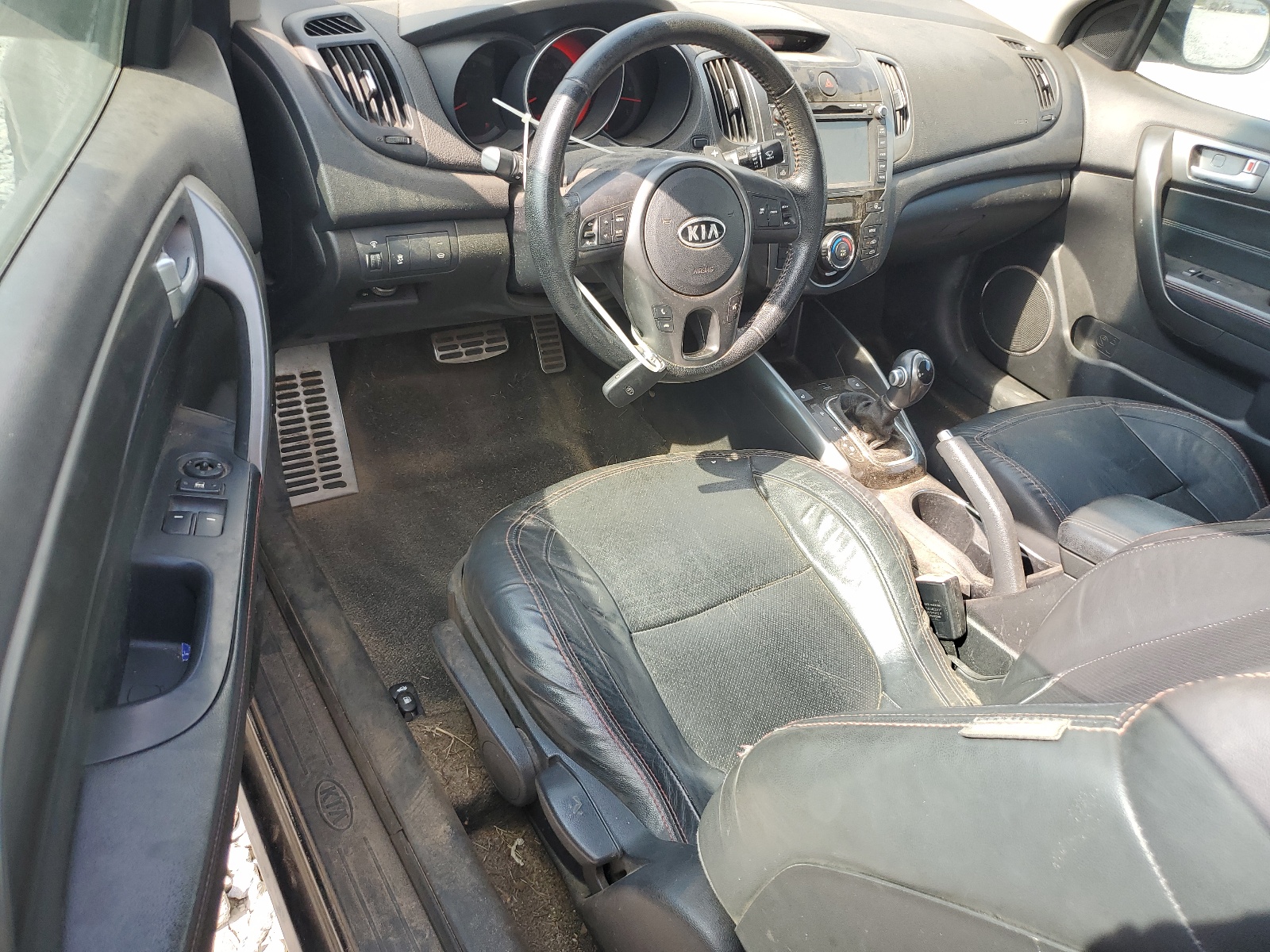 KNAFW6A34B5368785 2011 Kia Forte Sx