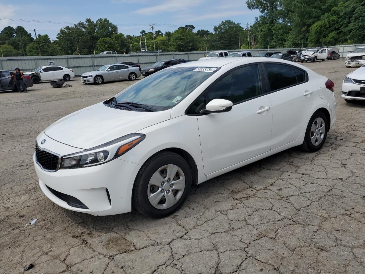 VIN 3KPFK4A73JE242765 2018 KIA FORTE no.1