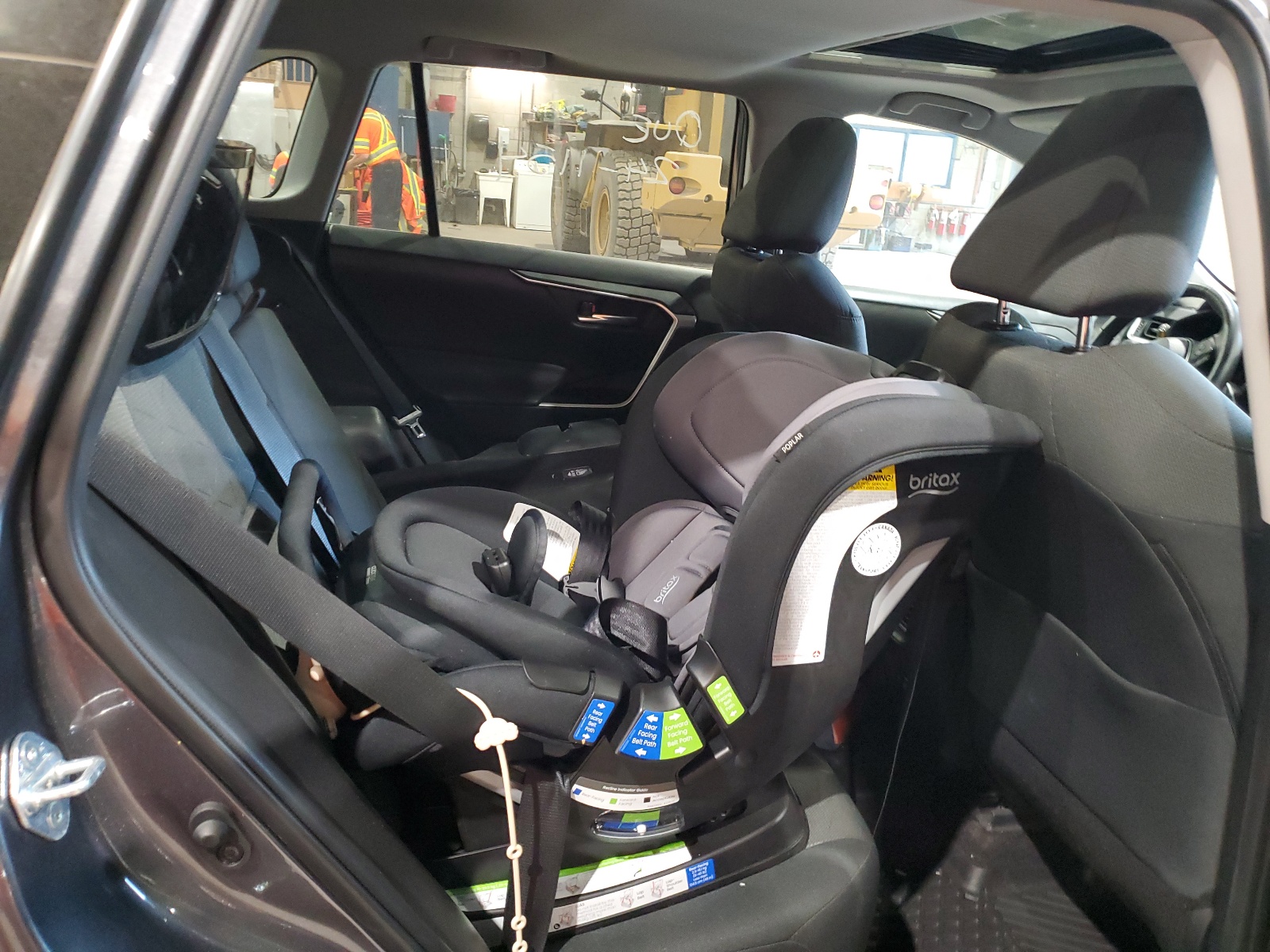 2T3R1RFV4MC228551 2021 Toyota Rav4 Xle