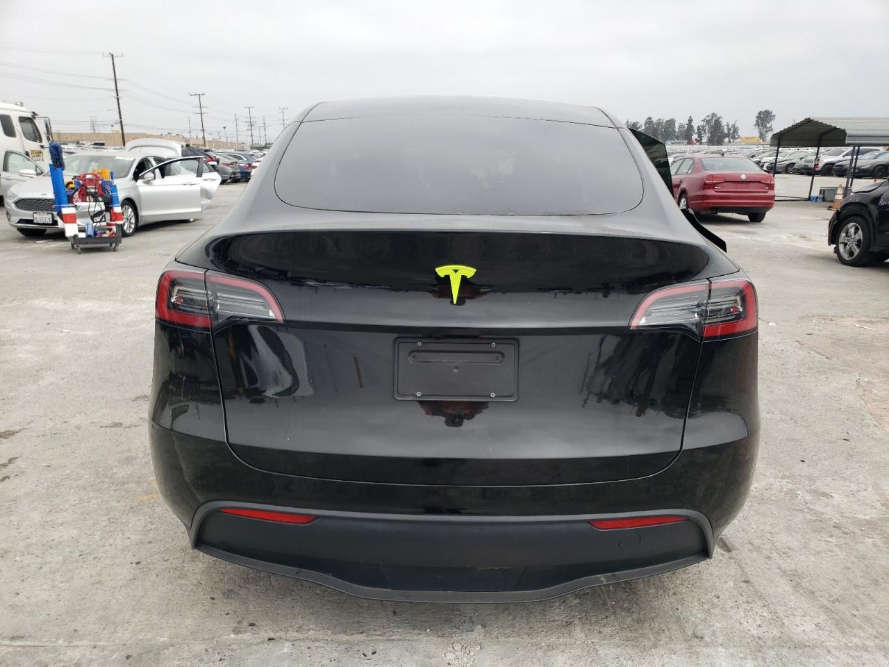 2024 Tesla Model Y VIN: 7SAYGDED7RF039526 Lot: 55339064