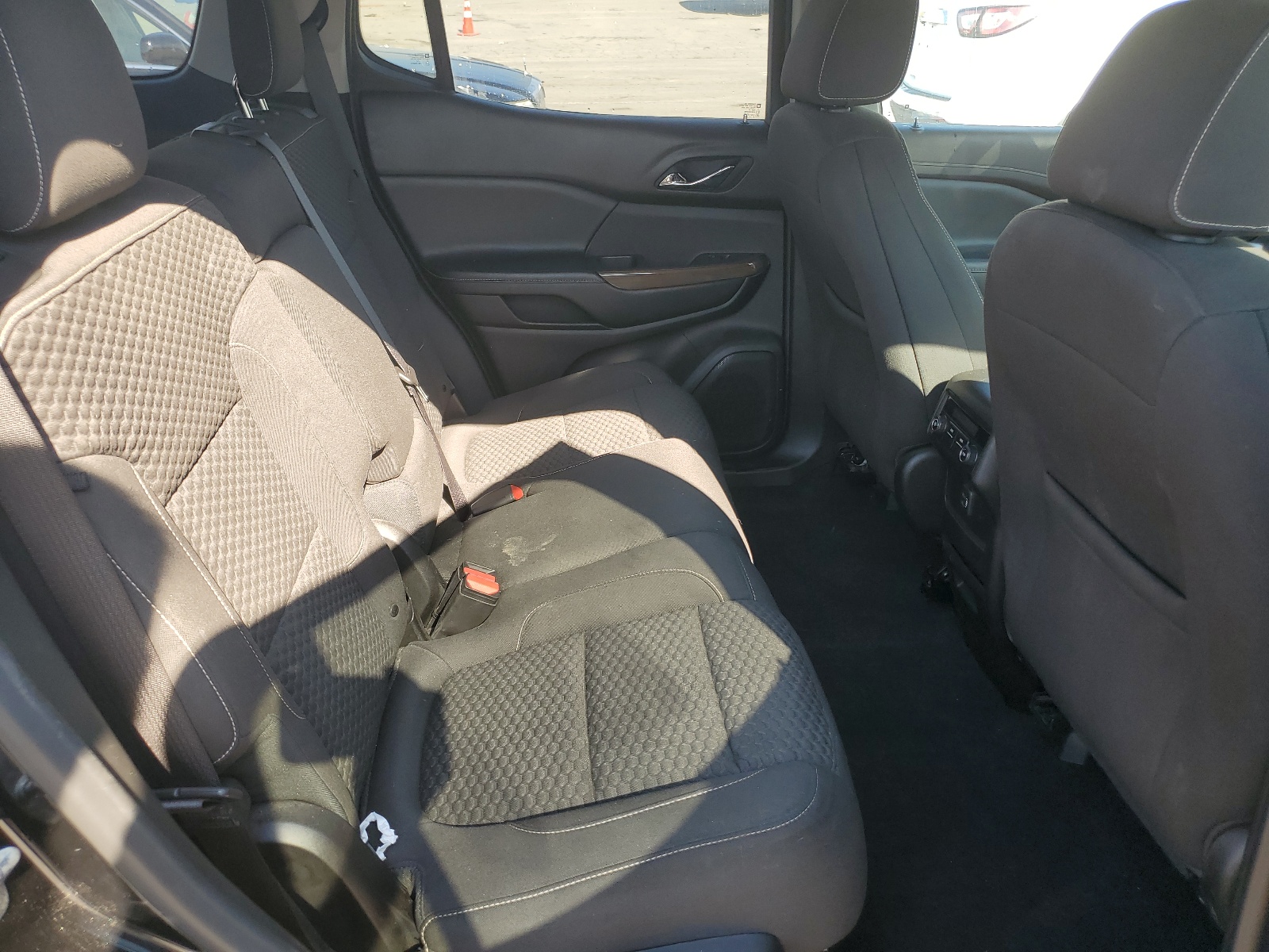 1GKKNKLA0KZ120331 2019 GMC Acadia Sle