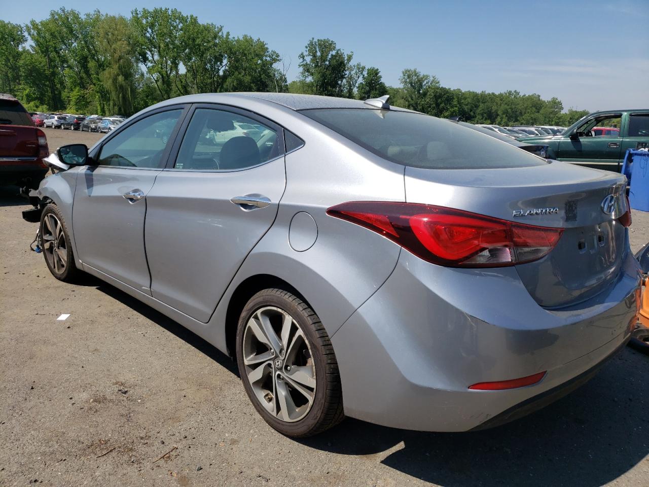 5NPDH4AE1GH674893 2016 HYUNDAI ELANTRA - Image 2