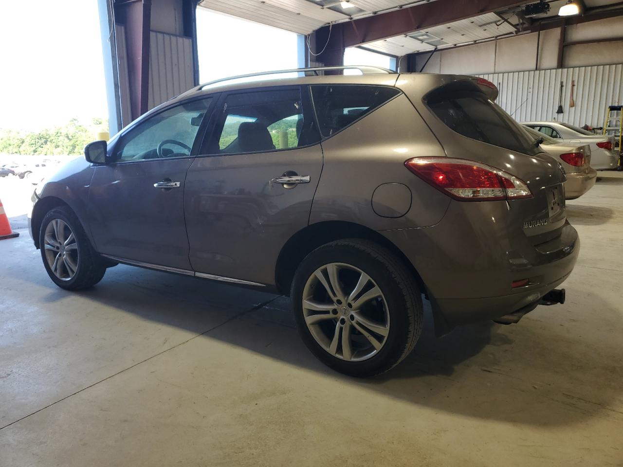 2012 Nissan Murano - Image 2