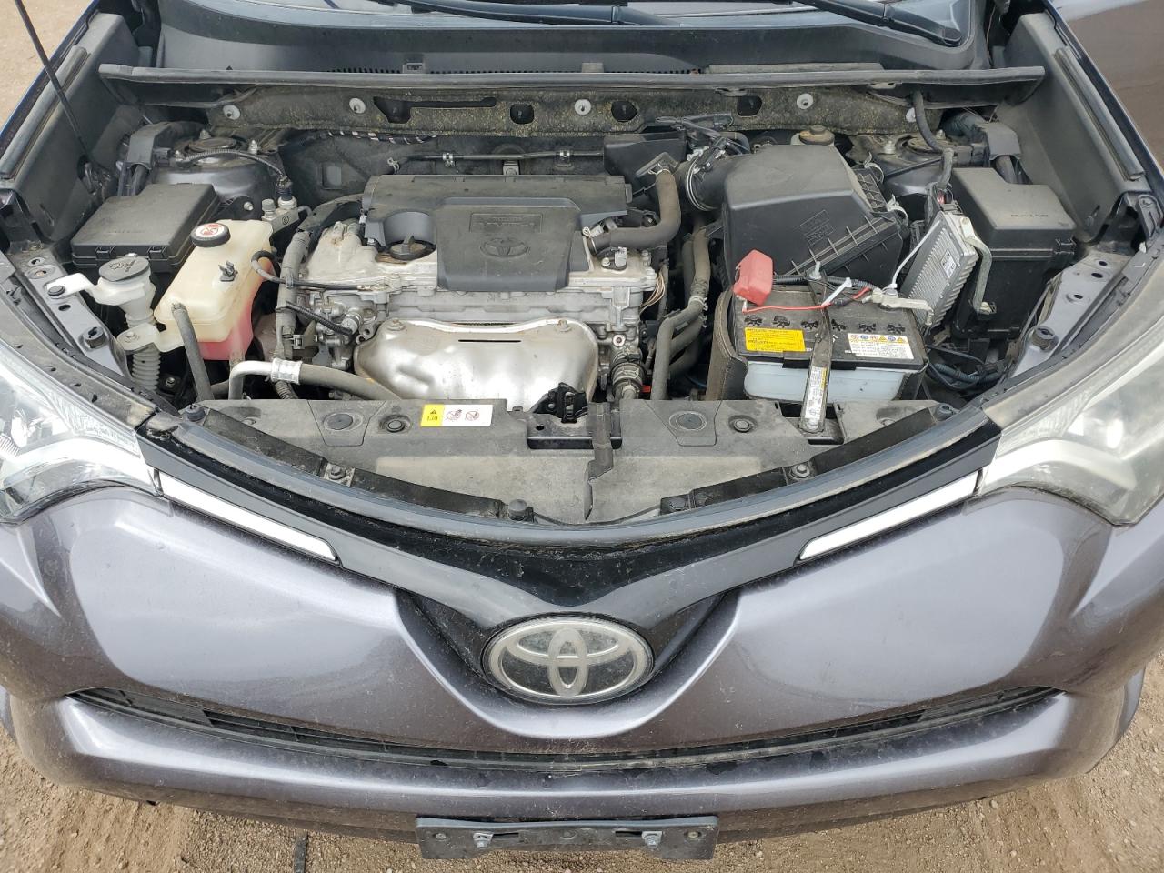 JTMBFREV9HJ704994 2017 Toyota Rav4 Le