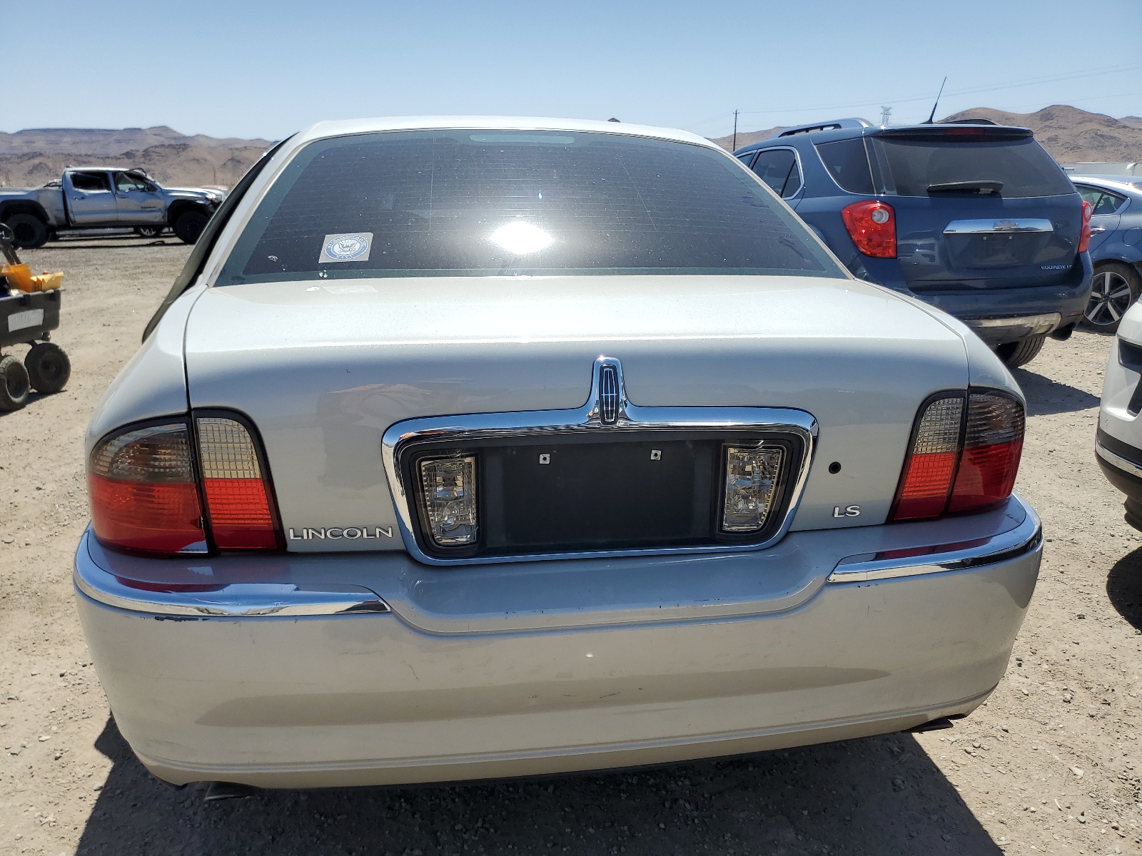 1LNHM86S04Y642459 2004 Lincoln Ls