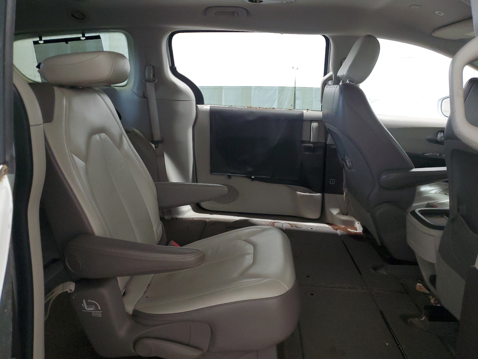 2C4RC1BGXJR141504 2018 Chrysler Pacifica Touring L