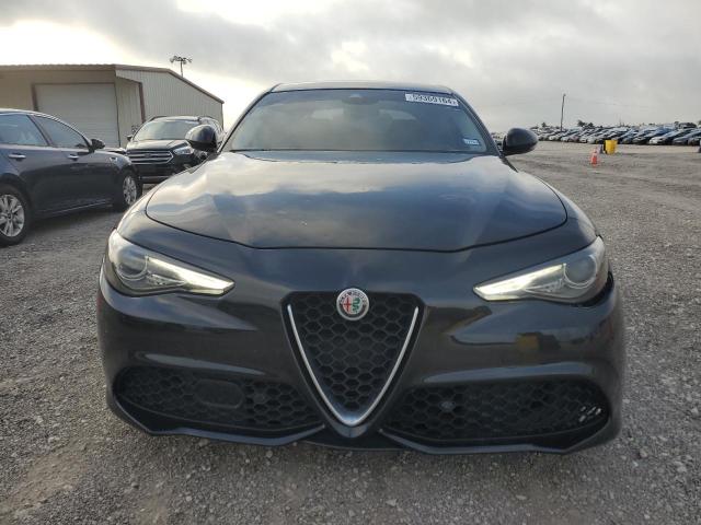  ALFA ROMEO GIULIA 2018 Чорний