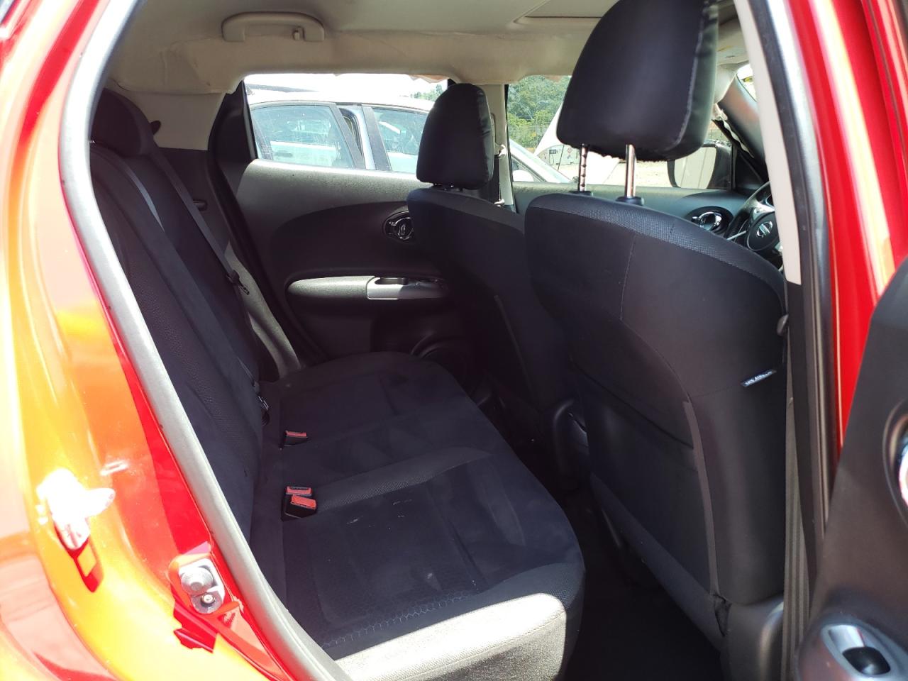 2015 Nissan Juke S VIN: JN8AF5MV6FT564172 Lot: 60572014